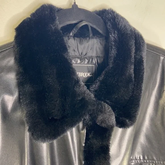Outbrook | Y2K black vinyl and faux fur aviator jacket Size L - Picture 6 of 9